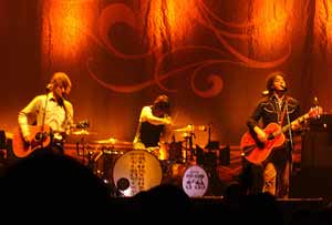 mojo-photo-raconteurs2.jpg